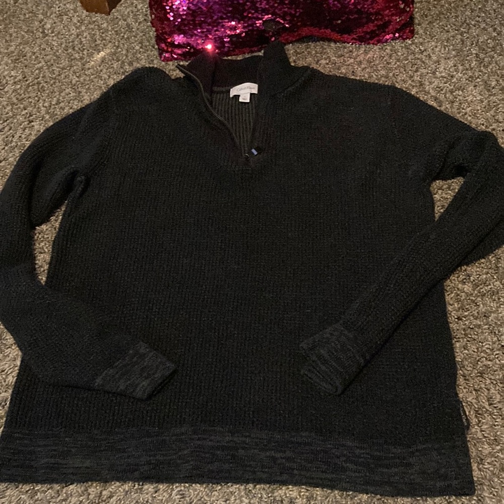 Black/gray sweater
